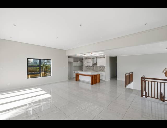 4 BEDROOM HOUSE FOR SALE IN PALM LAKES ESTATE